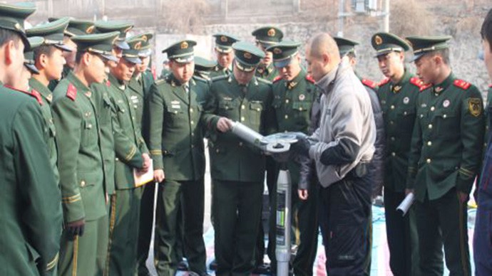 我公司技術(shù)人員在蘭州市消防特勤大隊(duì)為消防官兵現(xiàn)場(chǎng)顯示、培訓(xùn)我公司所供設(shè)備
